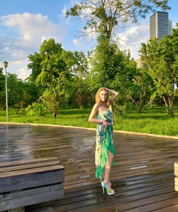 Сексуальная блондинка приглашает в гости для приятного времяпровождения в уютной обстановке. Мои нежные руки и горячее тело подарят тебе море удовольствия. 1063, 42 года